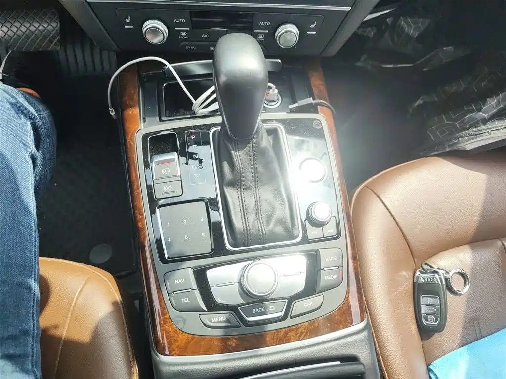 Audi A6L New Energy 2019 — фото 14