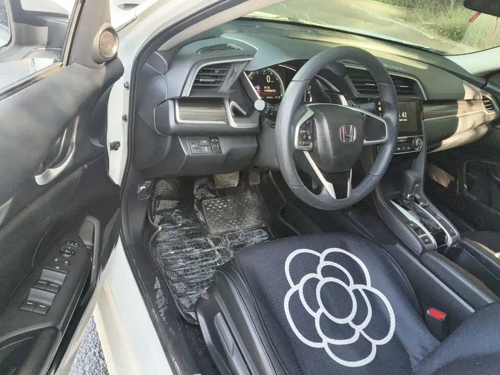 Honda Civic 2020 — фото 13