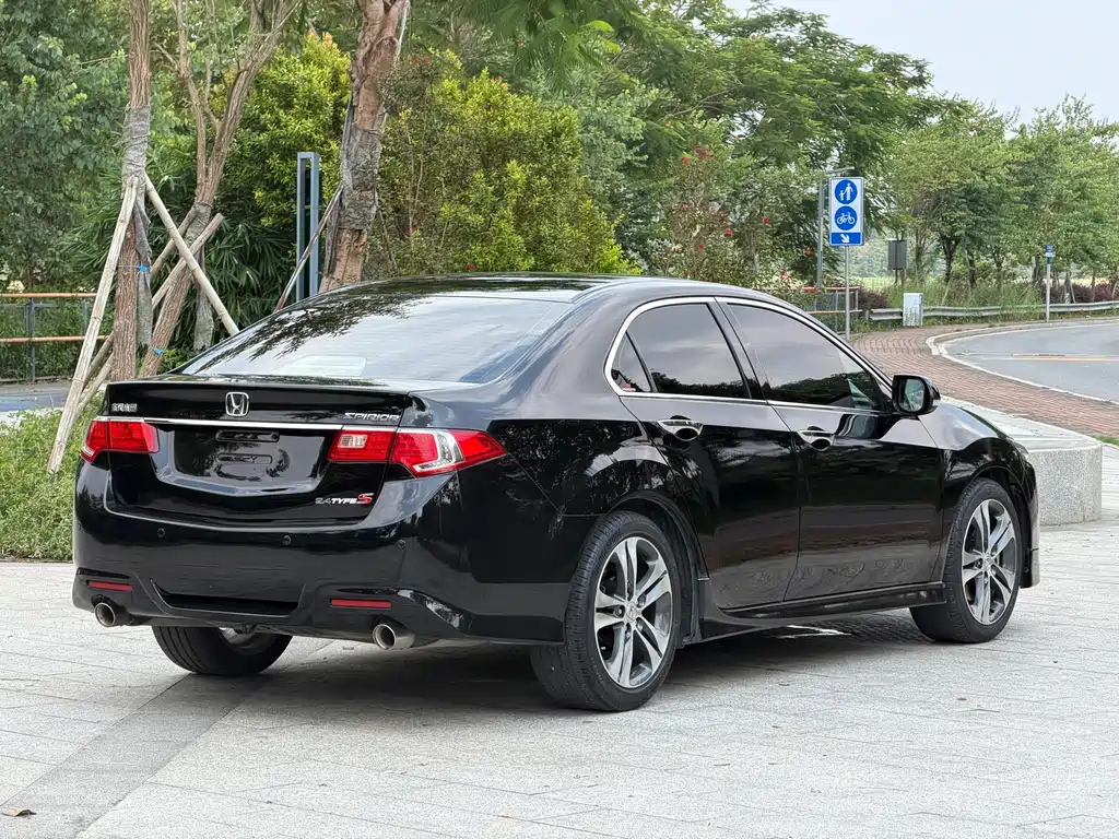 Honda Spirior 2014 — фото 13