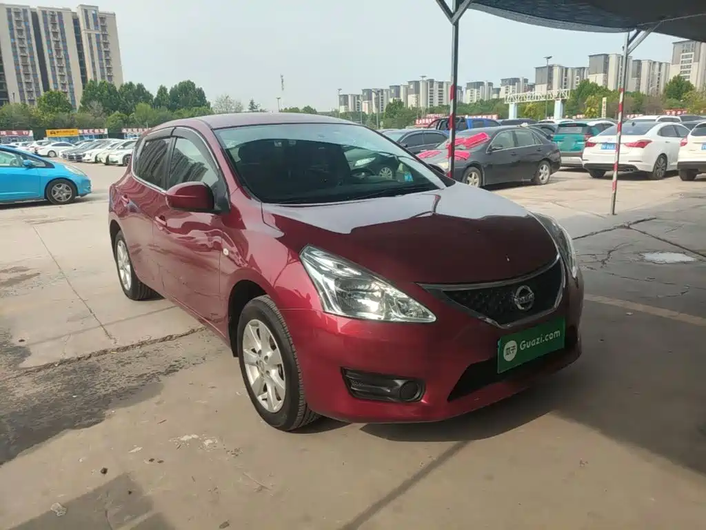 Nissan Tiida 2015 — фото 22