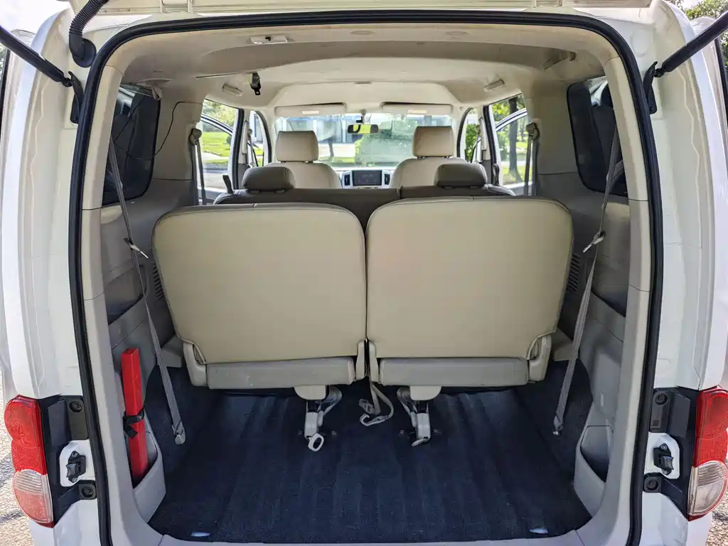 Nissan NV200 2018 — фото 13