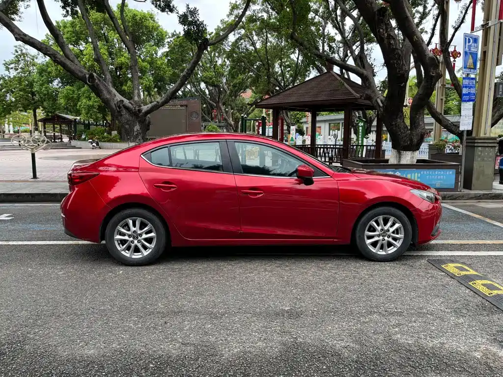 Mazda 3 Axela 2014