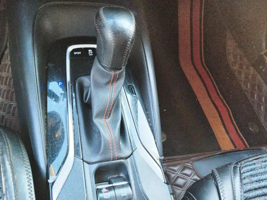Toyota Corolla 2023 — фото 15