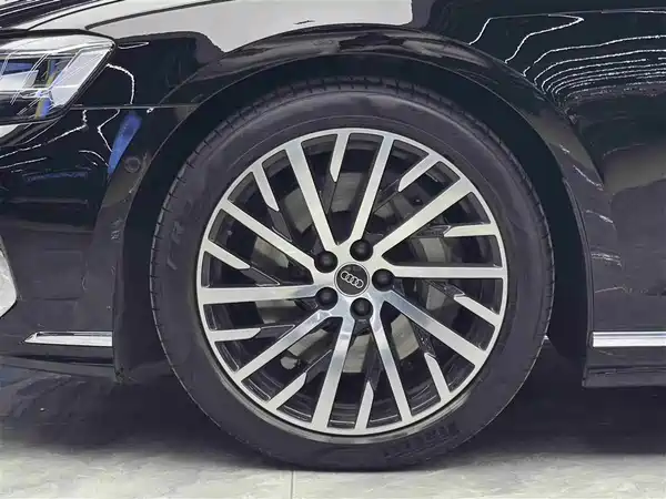Audi A8 2023