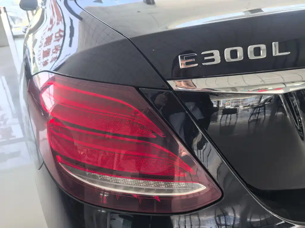 Mercedes-Benz E-Class 2020 — фото 13