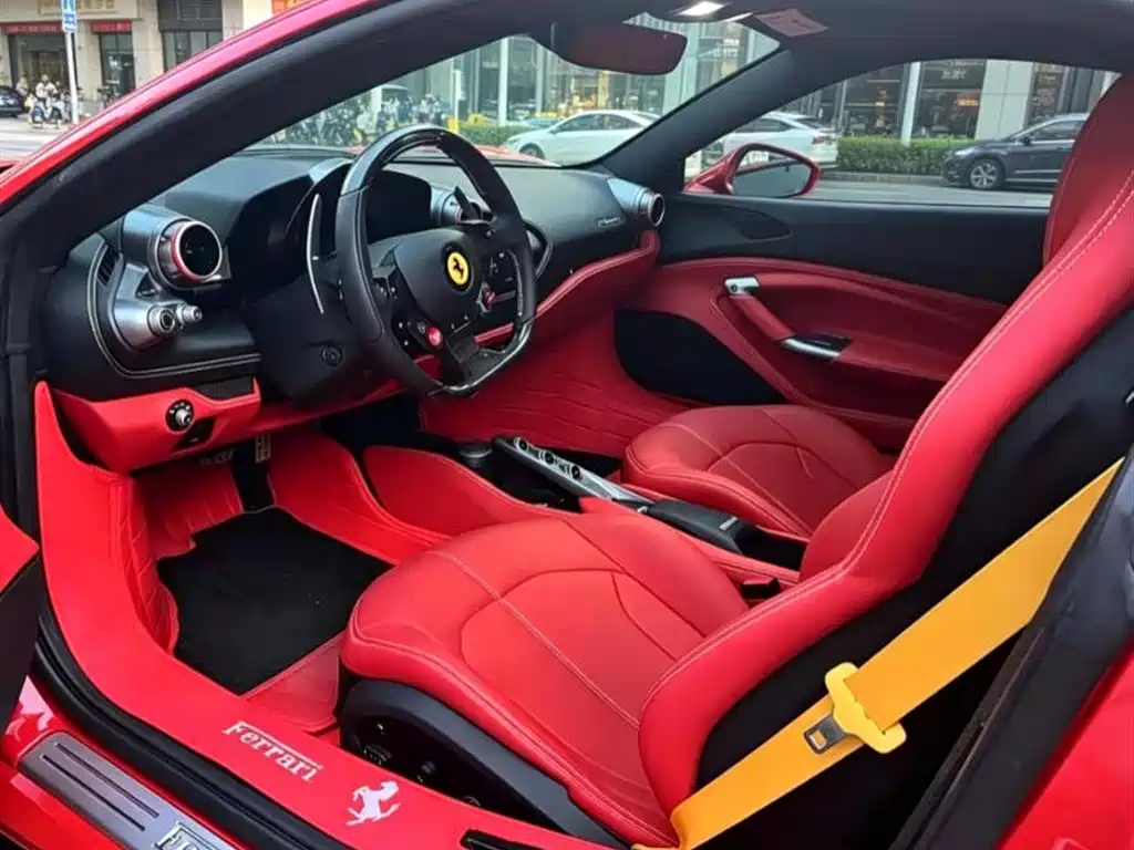 Ferrari F8 2020 — фото 4