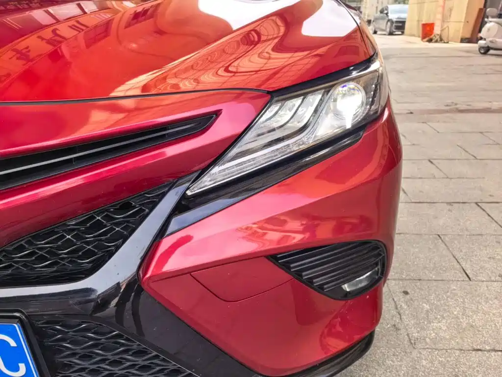 Toyota Camry 2019 — фото 24