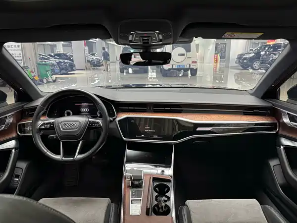 Audi A6L 2022