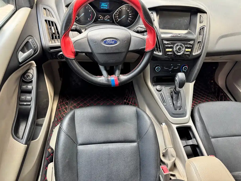 Ford Focus 2017 — фото 11