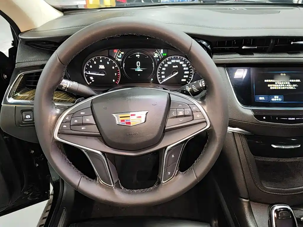 Cadillac XT5 2018 — фото 11