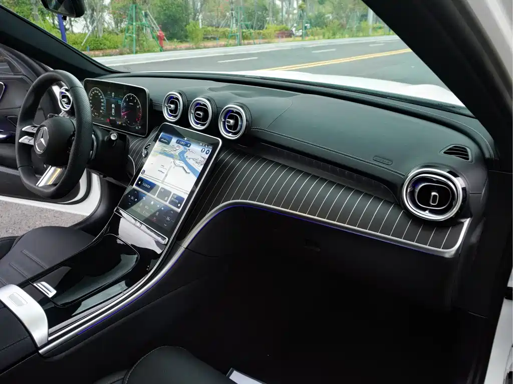 Mercedes-Benz C-Class 2023 — фото 18