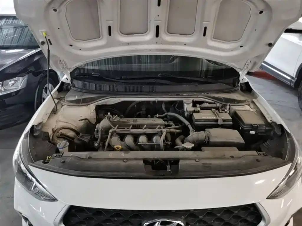 Hyundai Elantra 2019 — фото 20