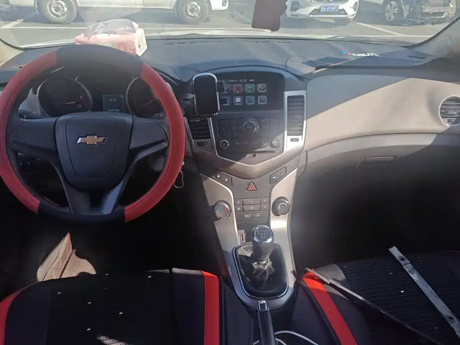 Chevrolet Cruze 2015 — фото 12