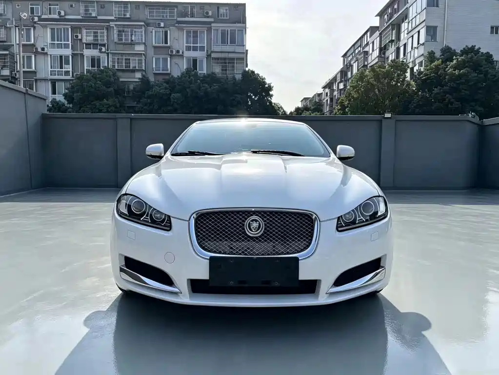 Jaguar XF 2015 — фото 2