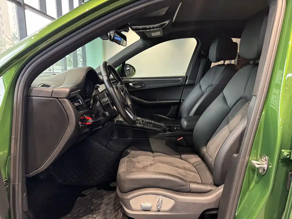 Porsche Macan 2018 — фото 15