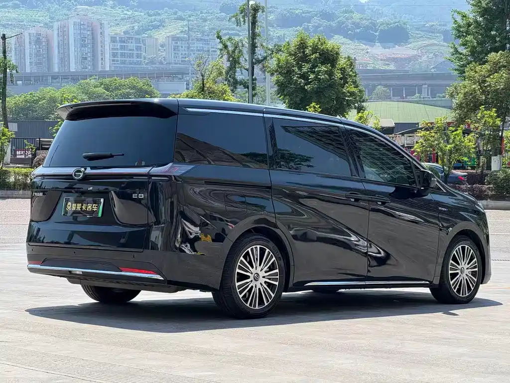 GAC Trumpchi E8 PHEV 2024 — фото 5