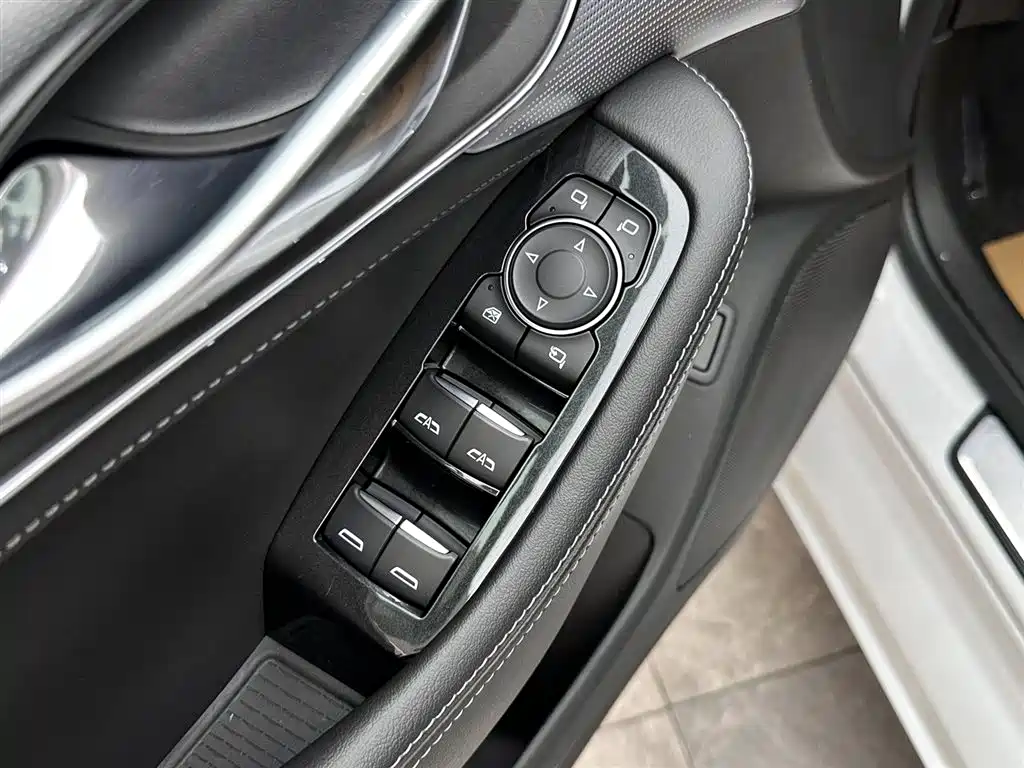 Cadillac CT5 2024 — фото 17