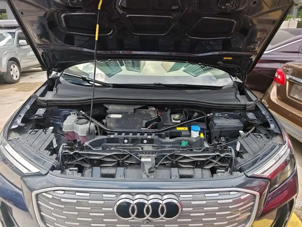 Audi Q4 E-Tron 2023 — фото 20