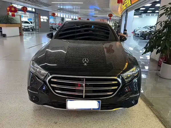 Mercedes-Benz E-Class 2024