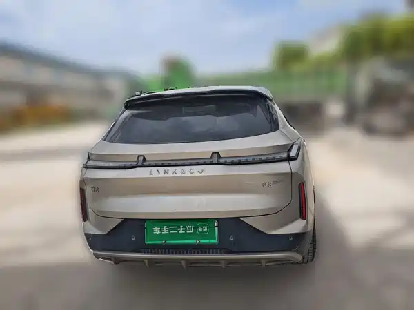 Lynk & Co 08 EM-P 2024