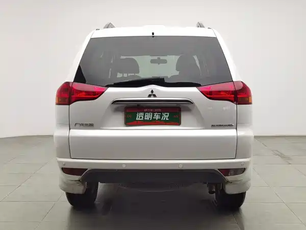 Mitsubishi Pajero Jinchang 2015