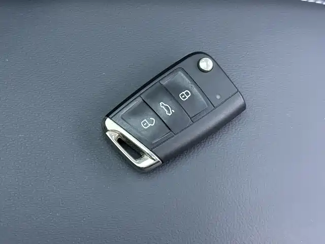 Volkswagen Tiguan L 2022 — фото 17