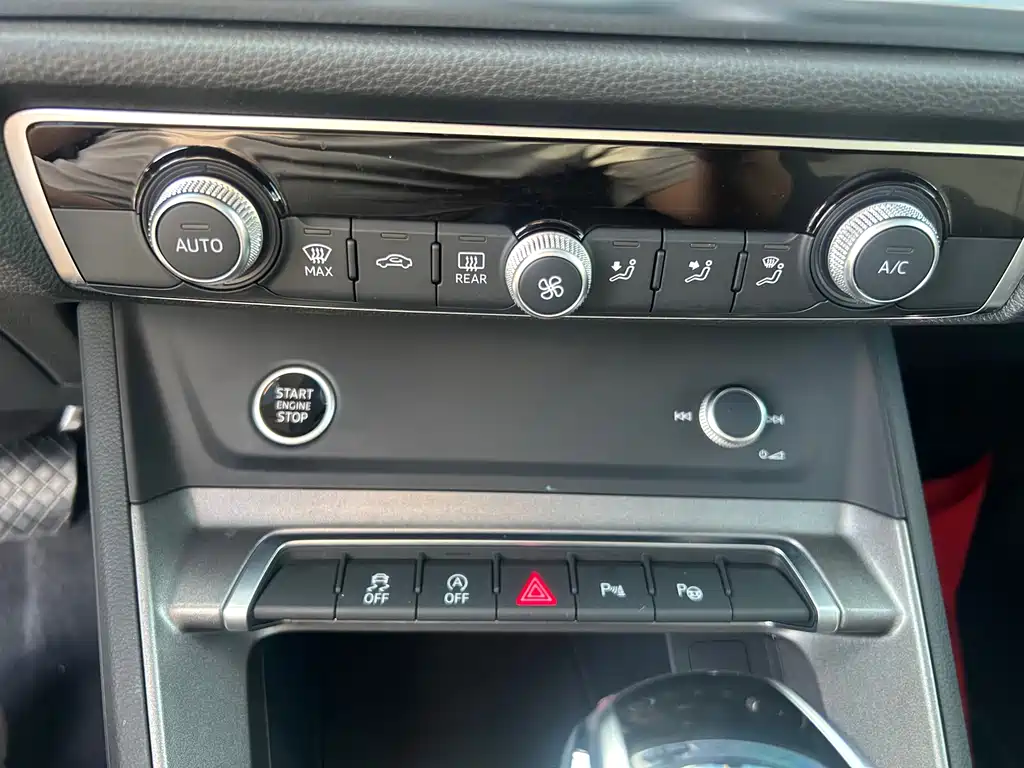 Audi Q3 2023 — фото 14