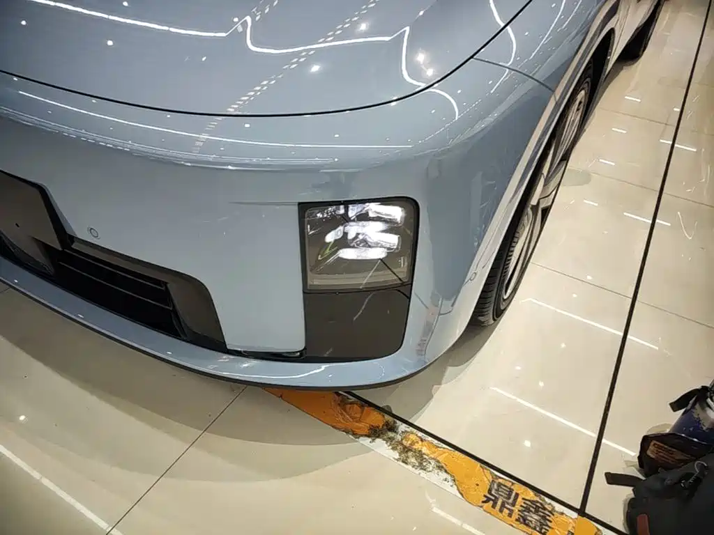 Li Auto i8 2025 — фото 18