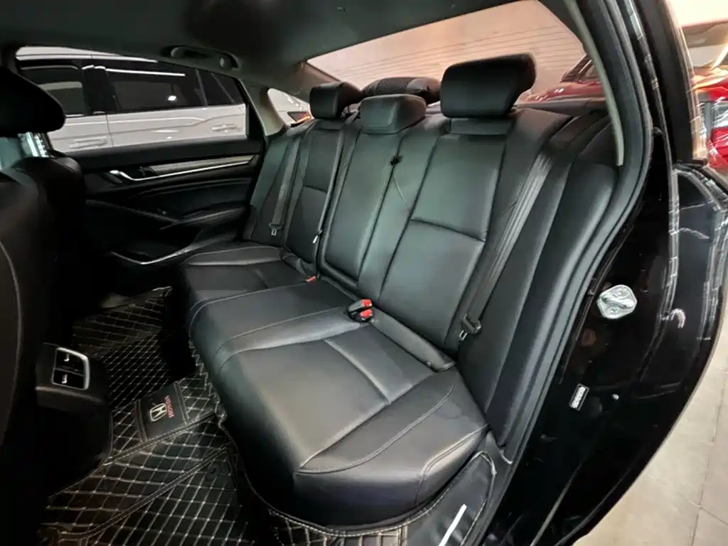 Honda Accord 2019 — фото 18