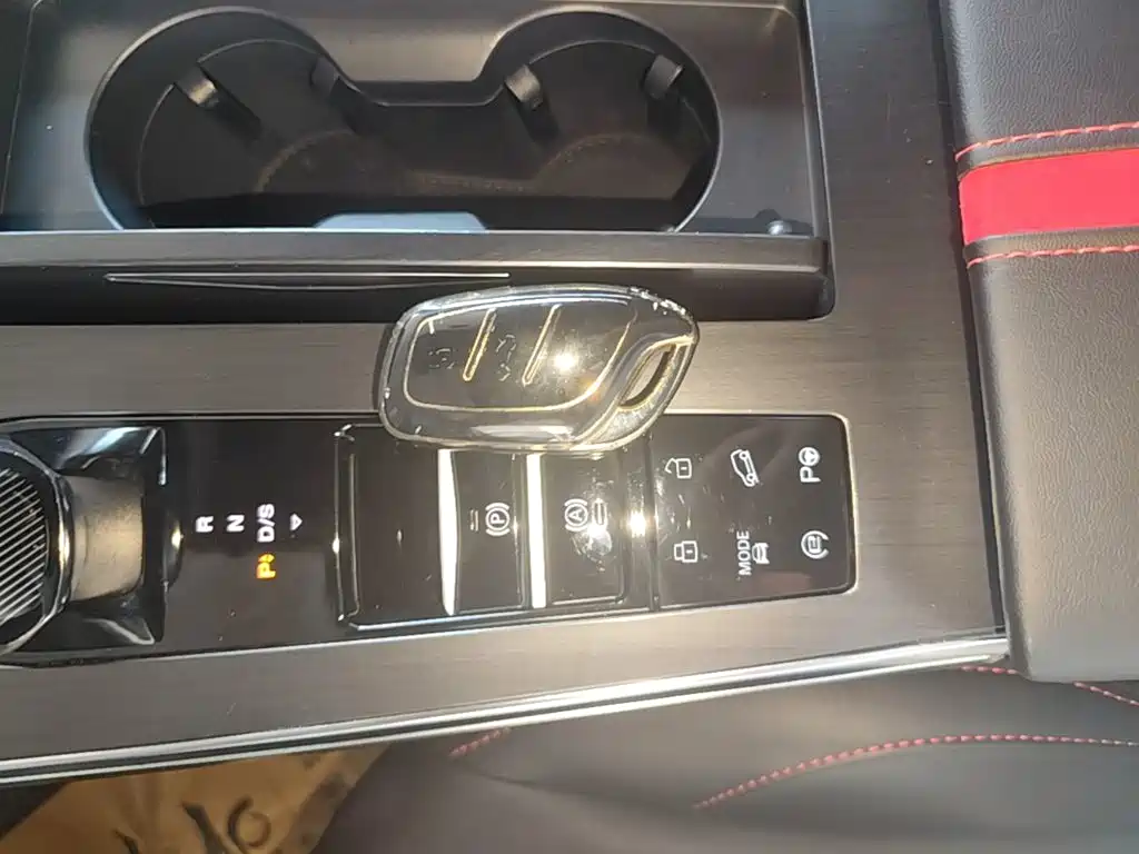 Roewe RX5 MAX 2022 — фото 9