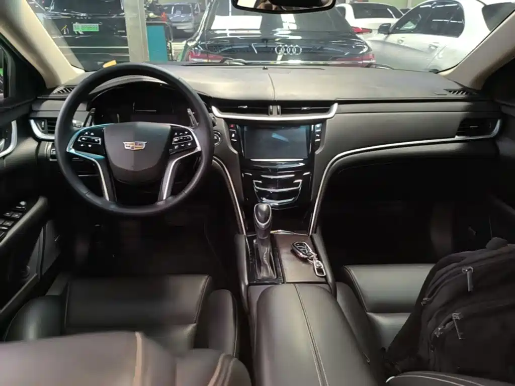 Cadillac XTS 2018 — фото 10