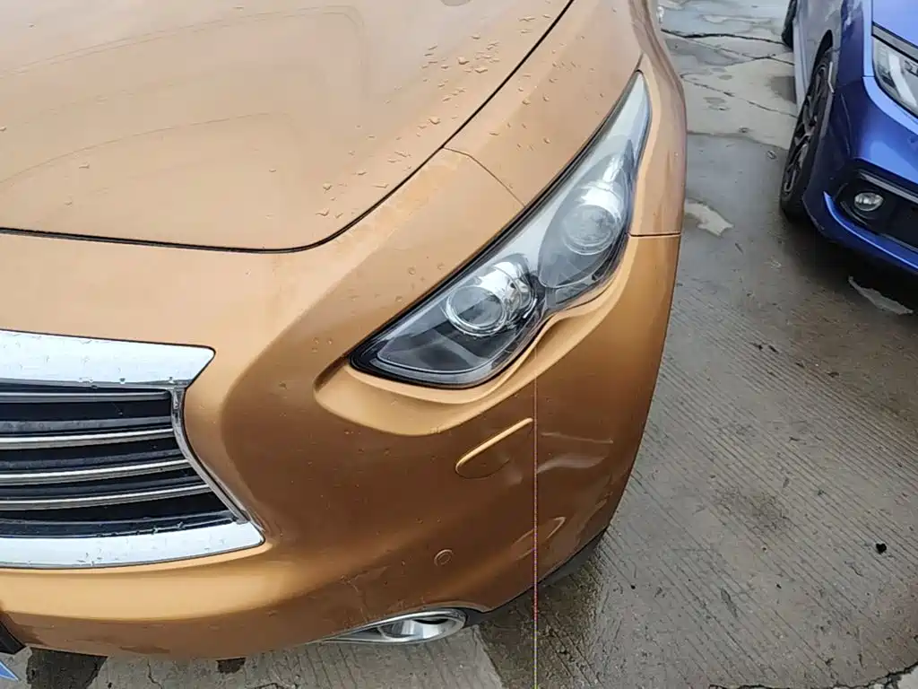 Infiniti QX70 2016 — фото 24