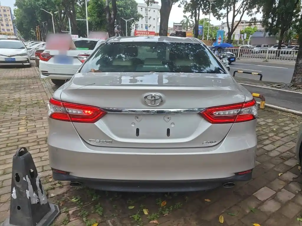 Toyota Camry 2019 — фото 6