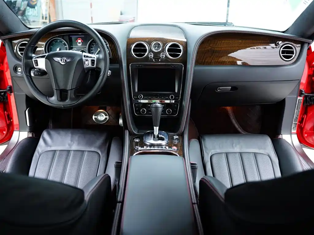 Bentley Continental 2013 — фото 36