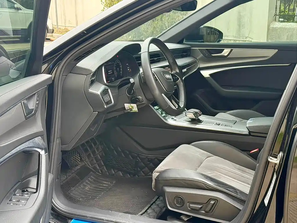 Audi A6L 2022