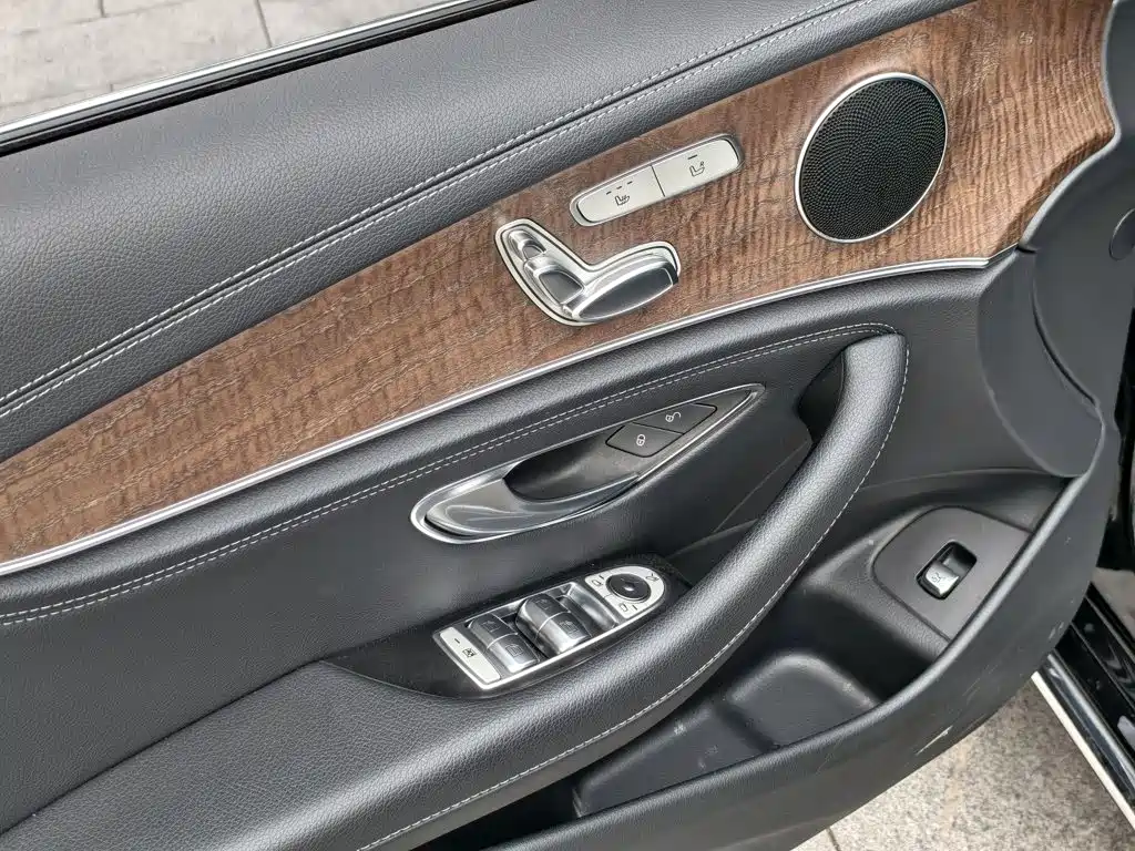 Mercedes-Benz E-Class 2018 — фото 15