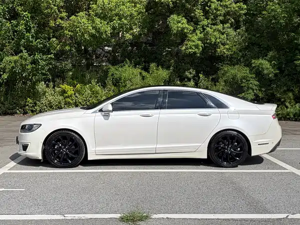 Lincoln MKZ 2020