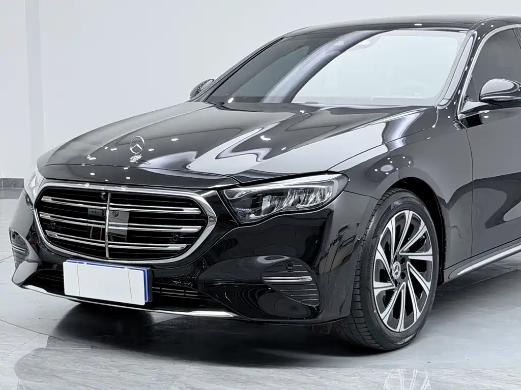 Mercedes-Benz E-Class 2025 — фото 19