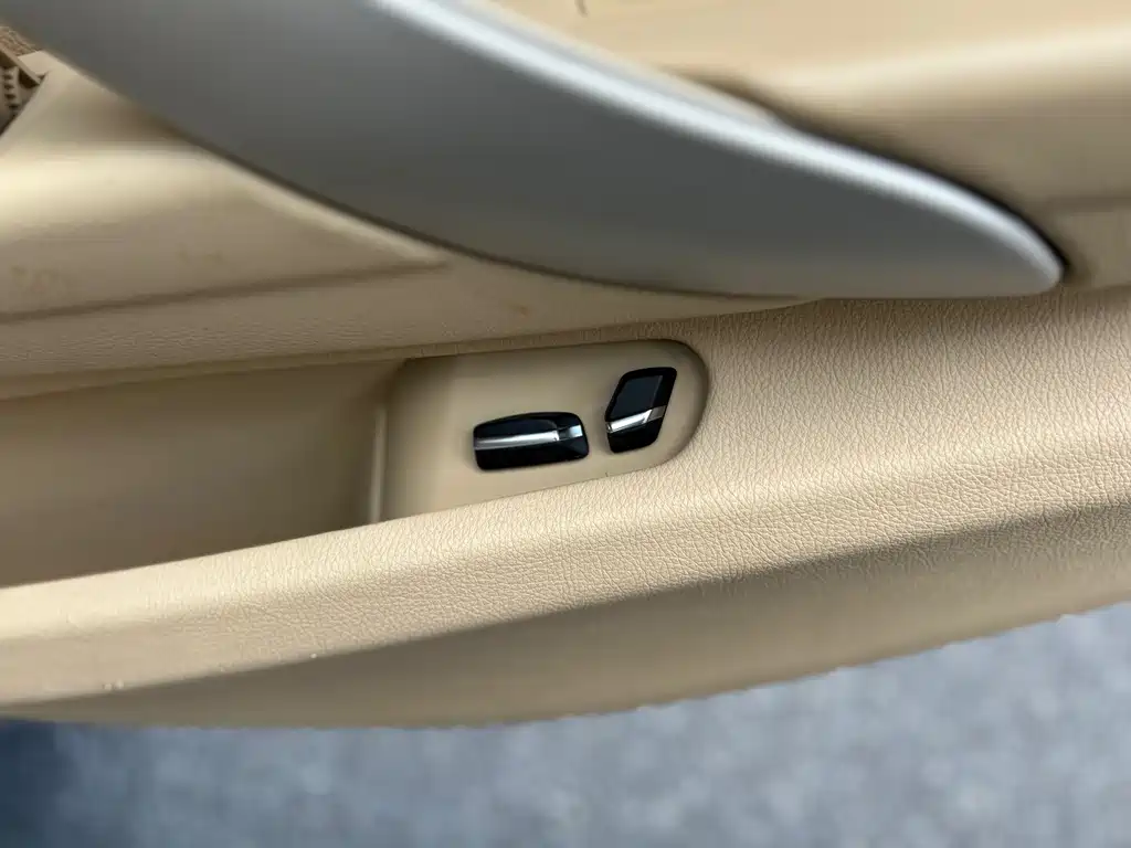 BMW 3 Series 2015 — фото 25