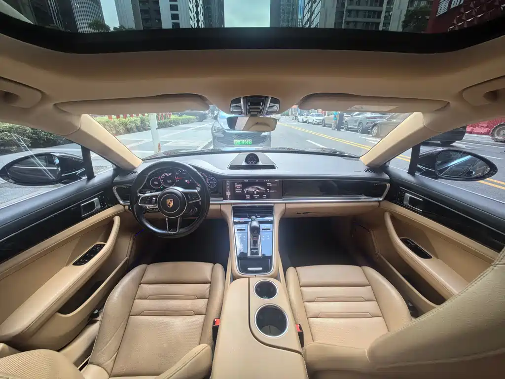 Porsche Panamera 2018 — фото 23