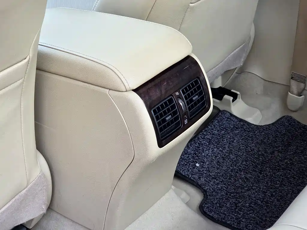 Toyota Camry 2016 — фото 10