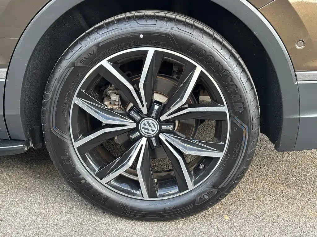 Volkswagen Tiguan L 2017 — фото 28