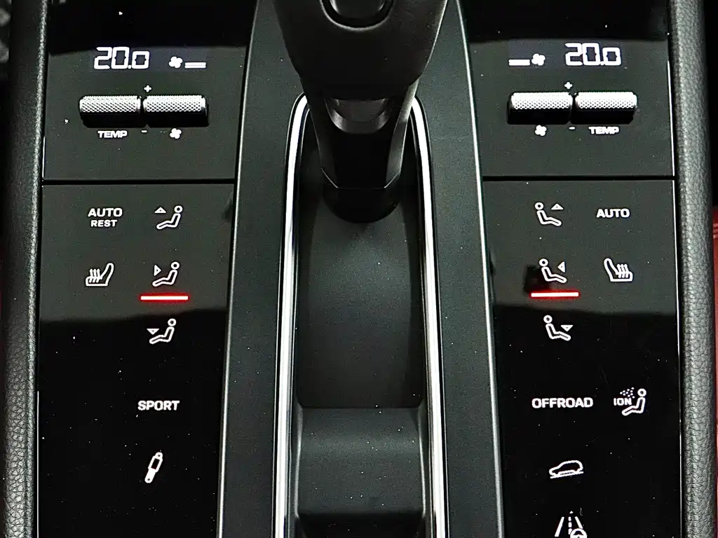 Porsche Macan 2023 — фото 21