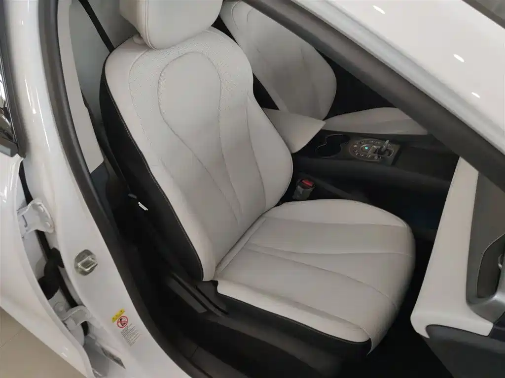 BYD Seal 05 DM-i 2025 — фото 25