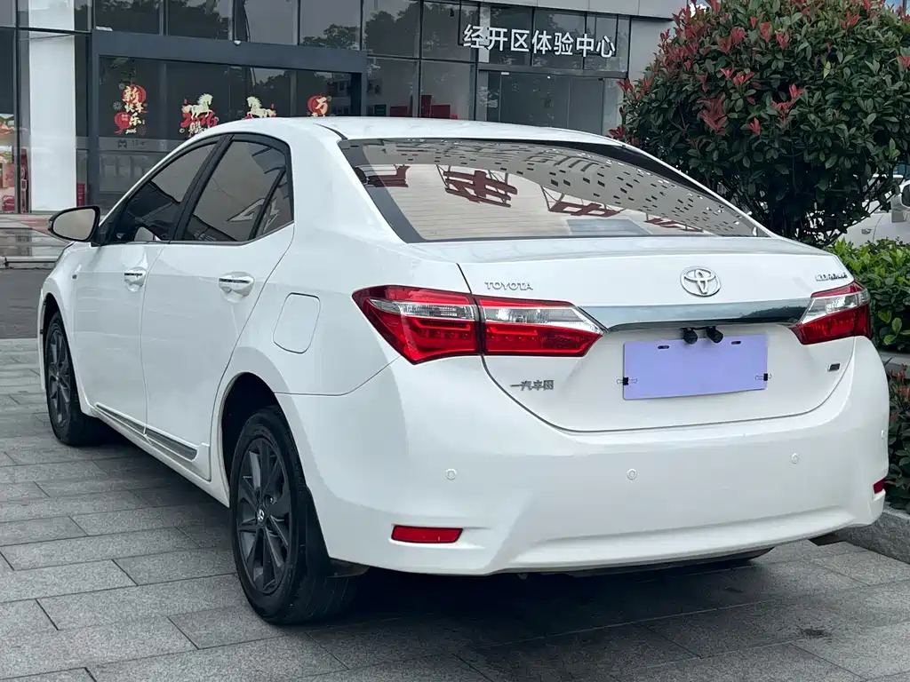 Toyota Corolla 2016 — фото 9