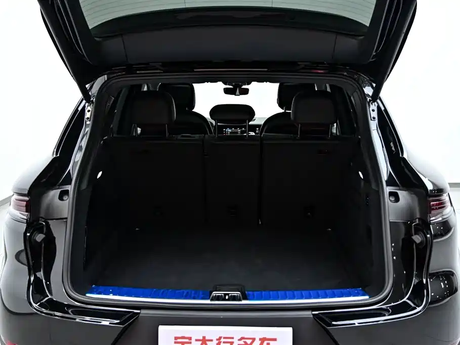 Porsche Cayenne 2025 — фото 36