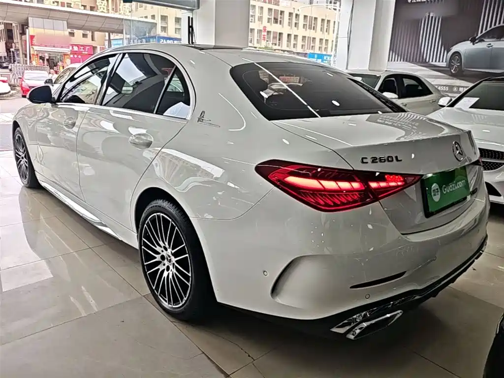 Mercedes-Benz C-Class 2024 — фото 5