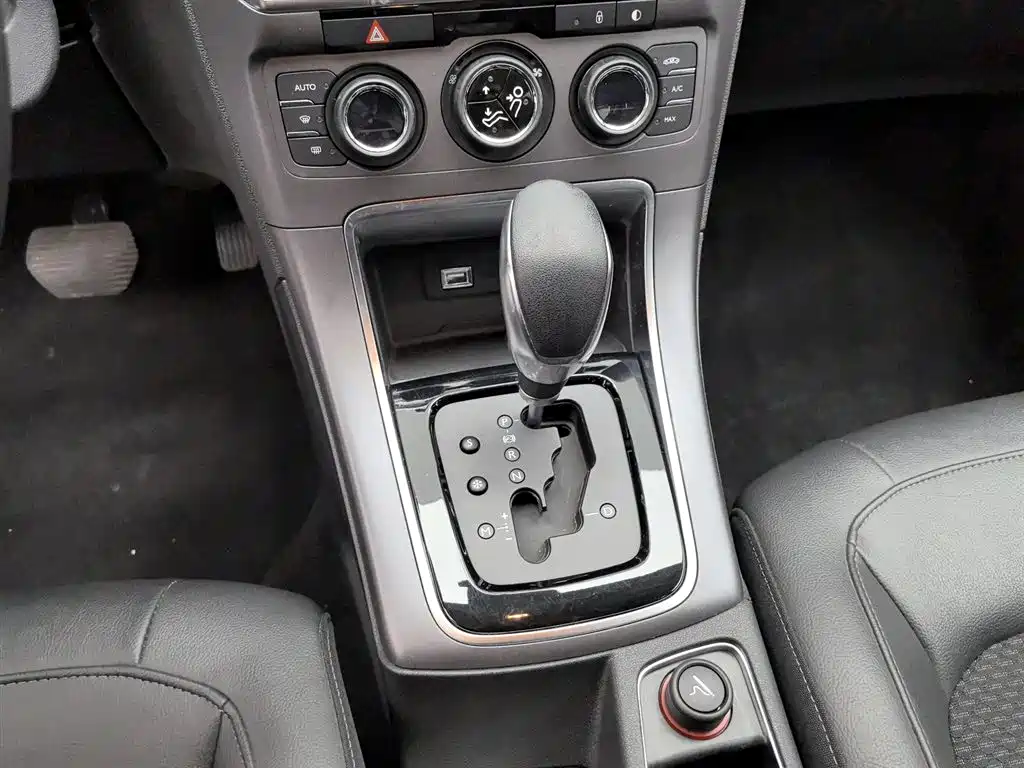 Citroen C4 2017 — фото 13