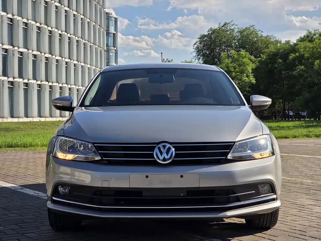 Volkswagen Sagitar 2017