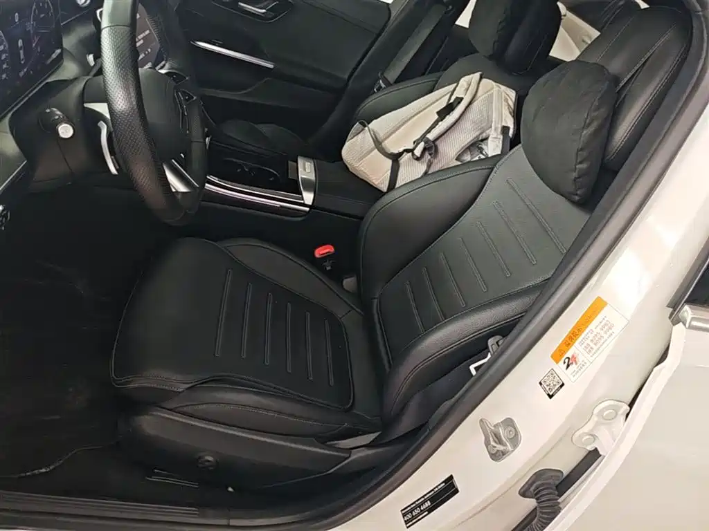 Mercedes-Benz C-Class 2024 — фото 15